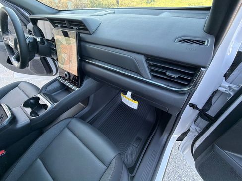 New 2026 GMC Terrain AT4 w/ Convenience Package III image 27