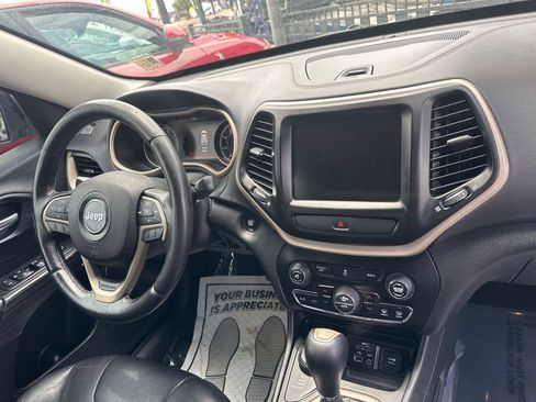 Used 2017 Jeep Cherokee Limited AWD/4WD image 17