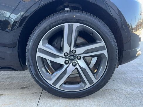 New 2024 Land Rover Discovery Dynamic SE image 26