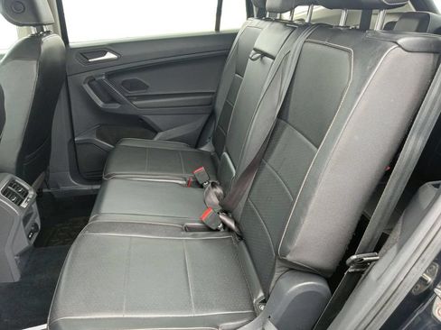 Used 2021 Volkswagen Tiguan SE FWD image 22