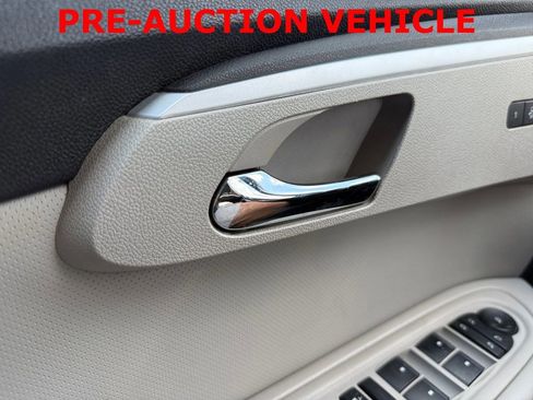 Used 2011 Chevrolet Traverse LTZ AWD/4WD image 26