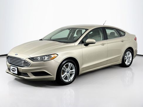 Used 2018 Ford Fusion SE FWD image 10