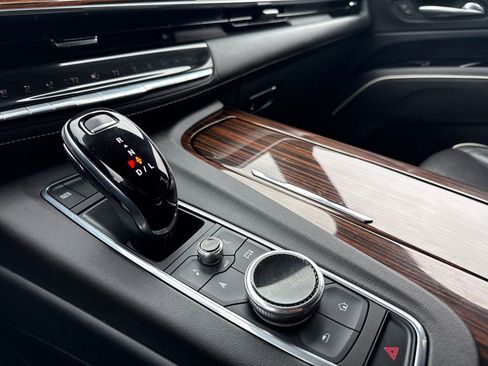 Certified 2022 Cadillac Escalade ESV Premium Luxury image 22