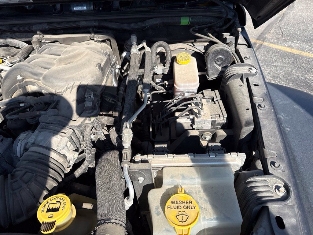 Used 2018 Jeep Wrangler Unlimited Sport S AWD/4WD image 10