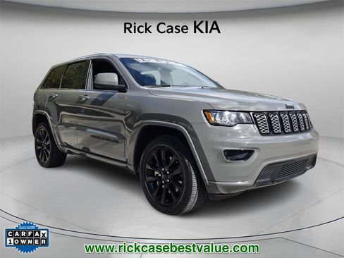 Used 2021 Jeep Grand Cherokee Laredo X image 9