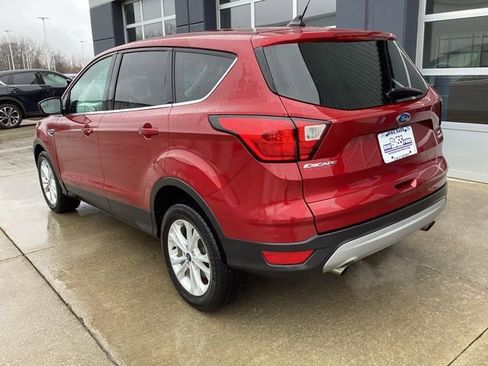 Used 2019 Ford Escape SE image 11