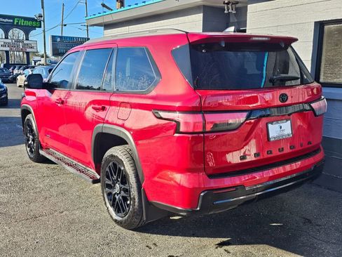 Used 2024 Toyota Sequoia Limited image 3