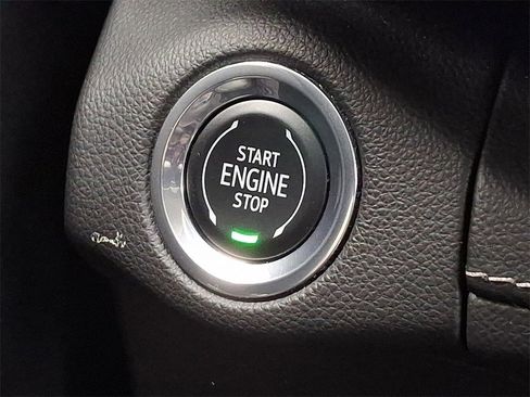 Used 2023 Buick Envision Essence image 23