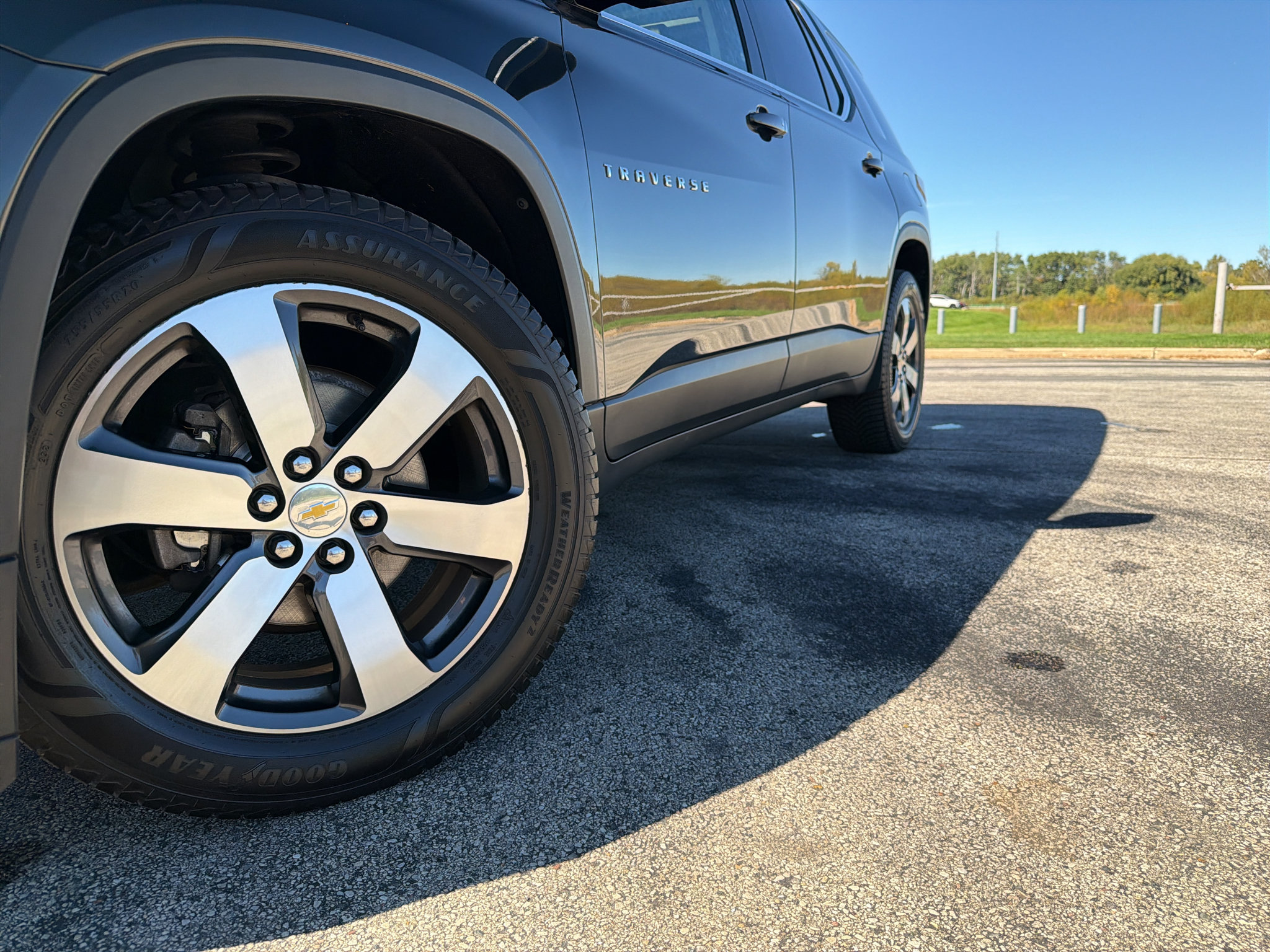 Used 2020 Chevrolet Traverse LT w/ LT Premium Package AWD/4WD image 9