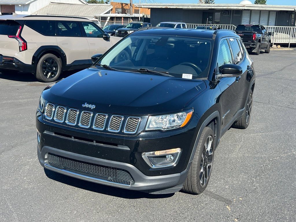 Used 2018 Jeep Compass Limited w/ Navigation Group FWD image 3