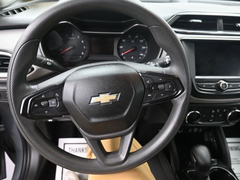 Used 2021 Chevrolet TrailBlazer LS FWD image 32