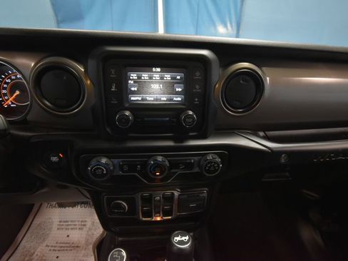 Used 2019 Jeep Wrangler Unlimited Sport S image 18