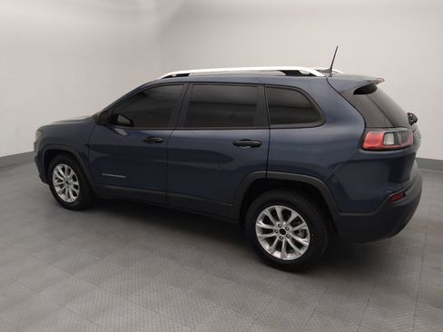 Used 2020 Jeep Cherokee Latitude FWD image 3