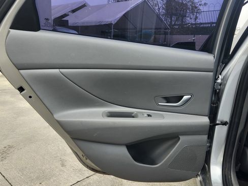 Used 2023 Hyundai Elantra SEL FWD image 19
