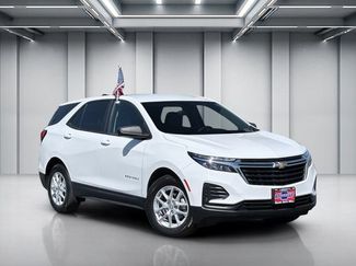 Used 2022 Chevrolet Equinox LS w/ LS Convenience Package FWD video 1
