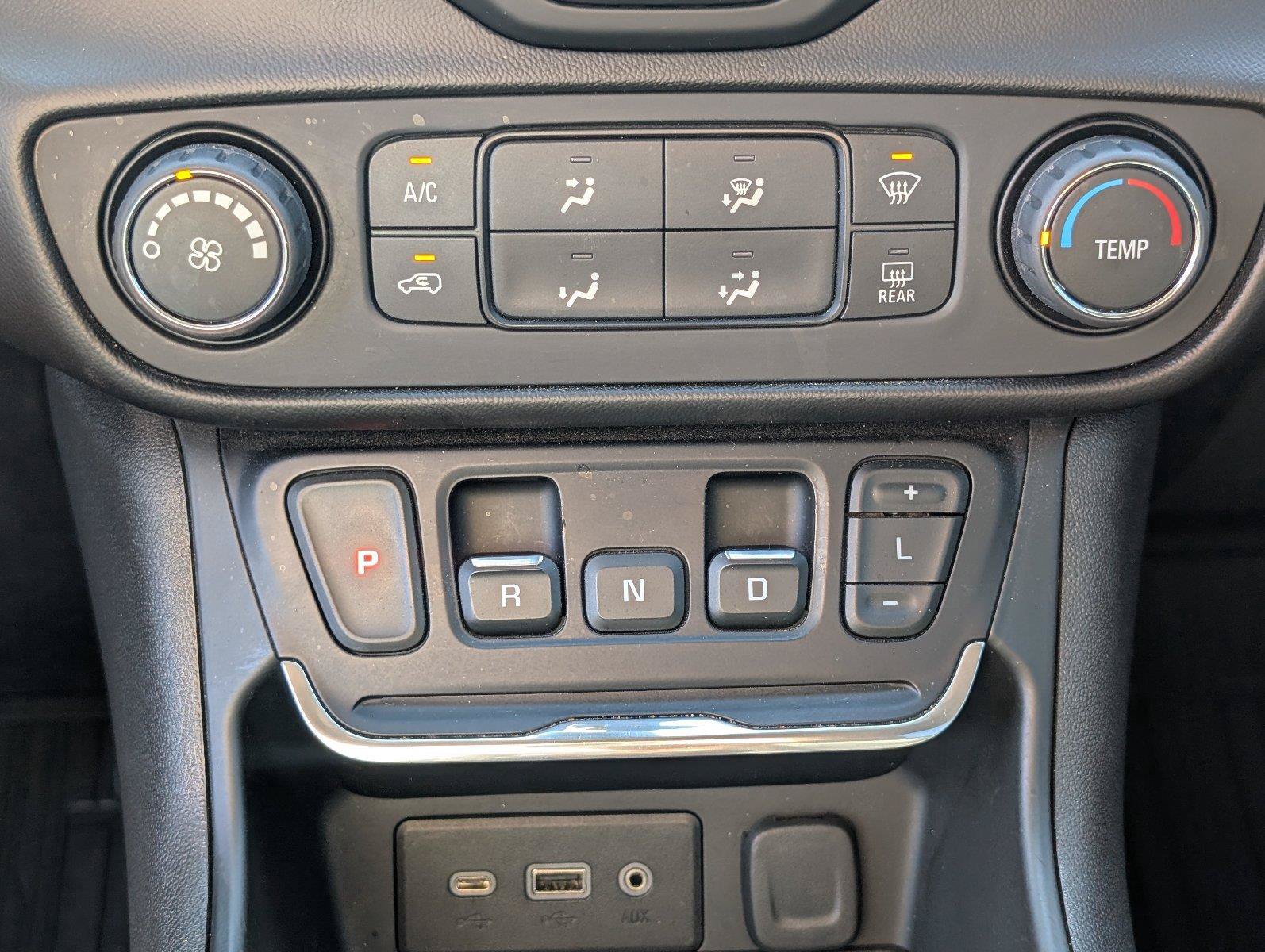 Used 2020 GMC Terrain SLE w/ Elevation Edition FWD image 24