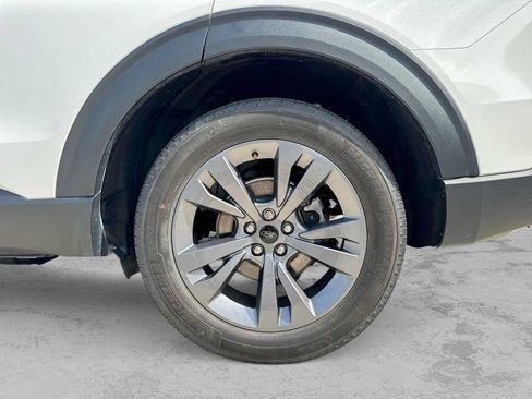 Used 2023 Ford Explorer XLT w/ Equipment Group 202A AWD/4WD image 13