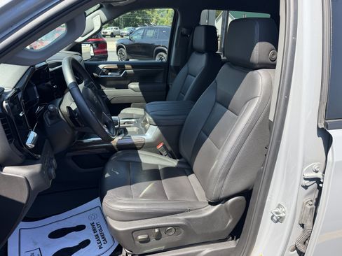Used 2025 Chevrolet Silverado 1500 RST AWD/4WD image 13