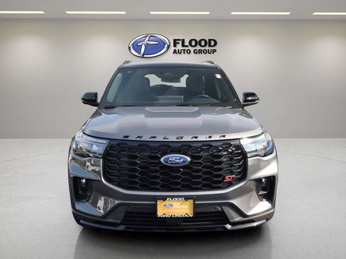 Used 2025 Ford Explorer ST w/ Sun And Sound Package AWD/4WD image 2