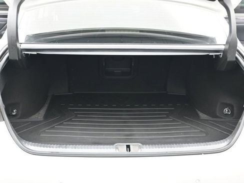 Used 2021 Lexus ES 300h w/ Accessory Package image 34