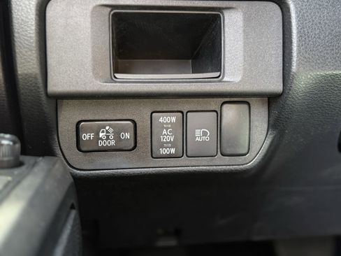 Used 2019 Toyota Tacoma TRD Off-Road image 25