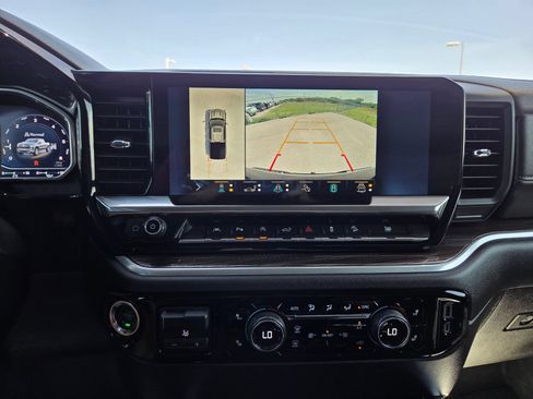 Used 2022 Chevrolet Silverado 1500 RST AWD/4WD image 36
