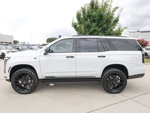 Used 2026 Cadillac Escalade Platinum Sport w/ LPO, Floor Liner Package AWD/4WD image 5