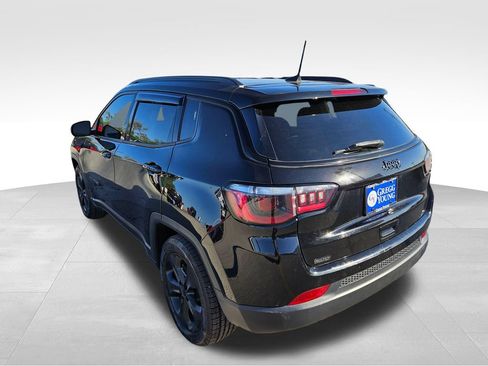 Used 2021 Jeep Compass Latitude FWD image 9