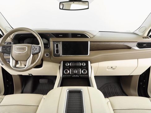 Used 2022 GMC Yukon XL Denali image 12