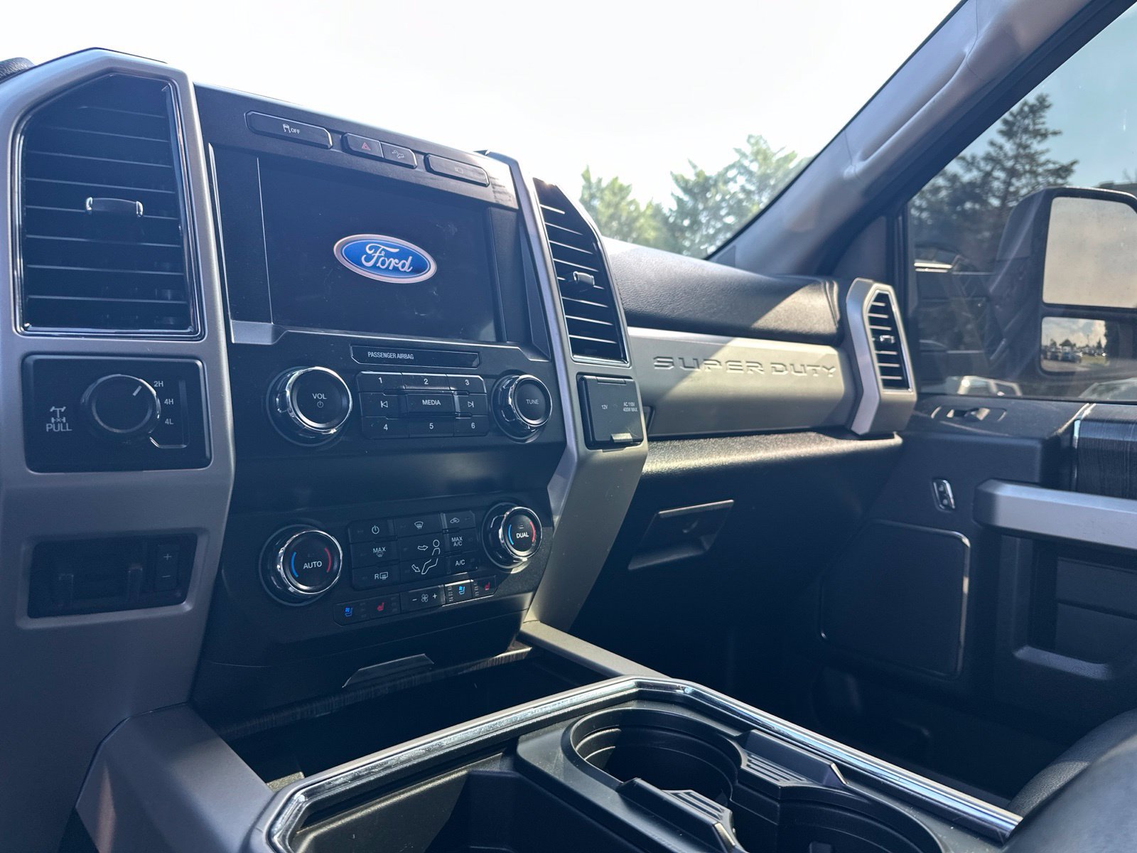 Used 2021 Ford F250 Lariat w/ Lariat Value Package AWD/4WD image 12