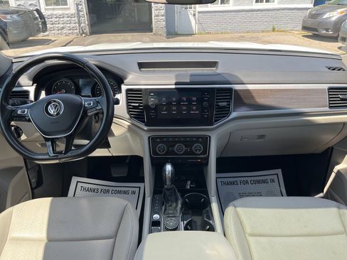 Used 2018 Volkswagen Atlas SEL AWD/4WD image 16