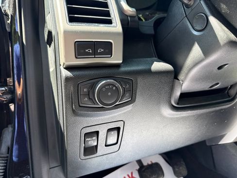 Used 2020 Ford F150 Lariat w/ Equipment Group 502A Luxury AWD/4WD image 15