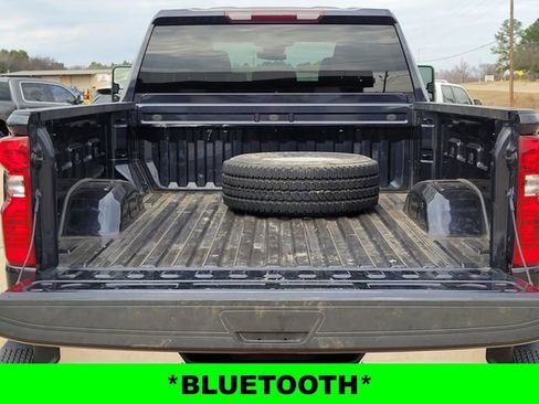 Used 2024 Chevrolet Silverado 2500 LT w/ Convenience Package image 11