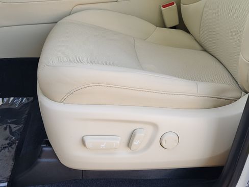 Used 2023 Lexus GX 460 Premium w/ Premium Package AWD/4WD image 22