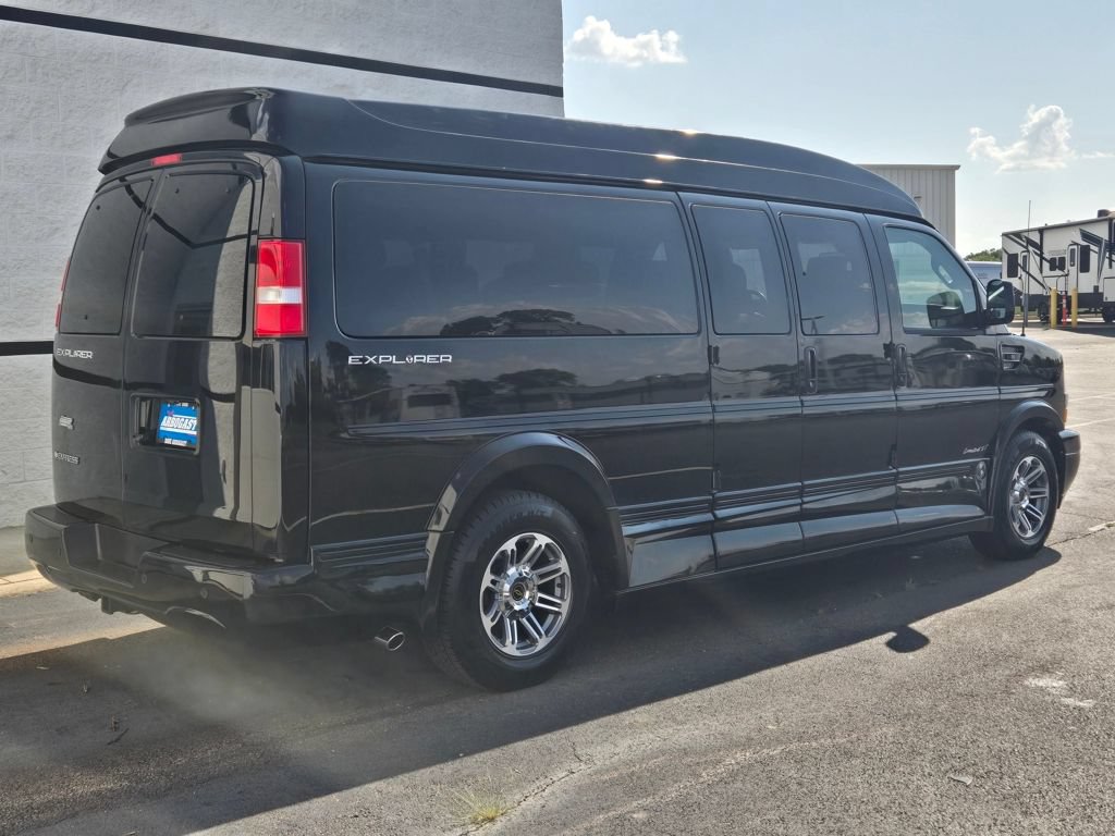 Used 2022 Chevrolet Express 2500 Extended w/ Enhanced Convenience Package RWD image 3