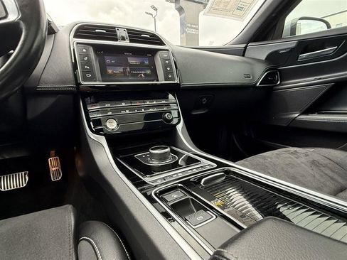 Used 2018 Jaguar XE S AWD/4WD image 30
