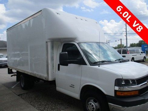 Used 2020 Chevrolet Express 4500 w/ Power Convenience Package image 3