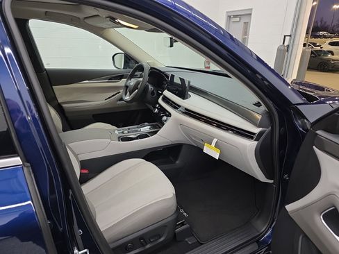 New 2026 INFINITI QX60 Luxe w/ Cargo Package image 9