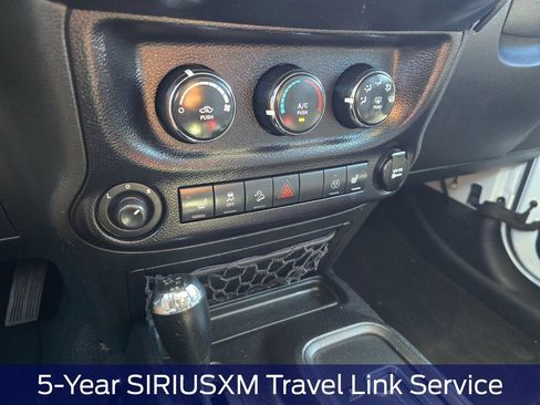 Used 2015 Jeep Wrangler Unlimited Rubicon w/ Max Tow Package AWD/4WD image 23