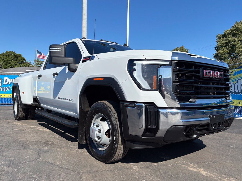 Used 2025 GMC Sierra 3500 Pro AWD/4WD image 29