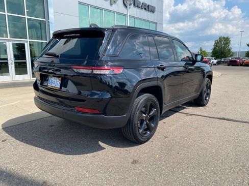 Certified 2023 Jeep Grand Cherokee Altitude AWD/4WD image 5