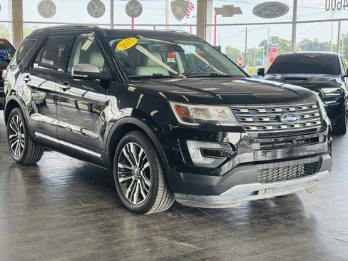 Used 2017 Ford Explorer Platinum AWD/4WD image 4