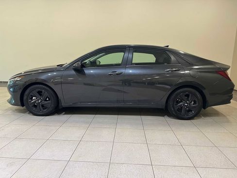 Used 2023 Hyundai Elantra SEL image 3