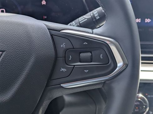 Used 2025 Chevrolet Trax LT w/ LT Convenience Package FWD image 23