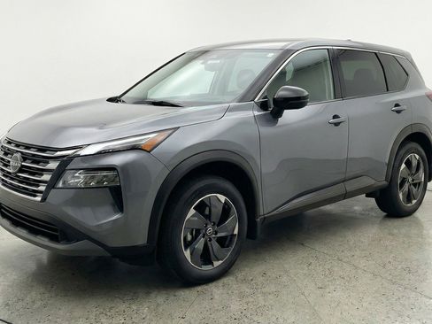 Used 2025 Nissan Rogue SV AWD/4WD image 3