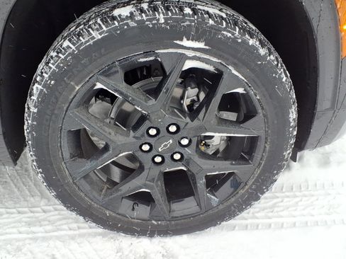 New 2026 Chevrolet Traverse RS w/ LPO, Floor Liner Package AWD/4WD image 7