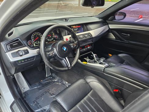 Used 2015 BMW M5 w/ Competition Package RWD image 13