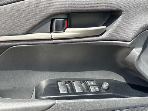 Used 2025 Toyota Camry LE FWD image 25