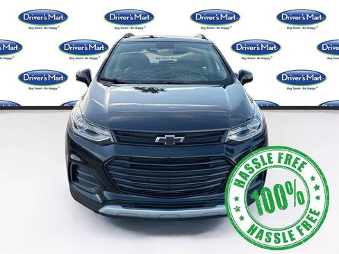 Used 2020 Chevrolet Trax LT w/ Redline Edition FWD image 2