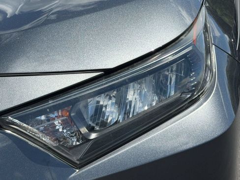 Used 2020 Toyota RAV4 LE FWD image 12
